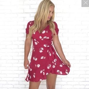 Floral Wrap Dress Dainty Hooligan - Size M